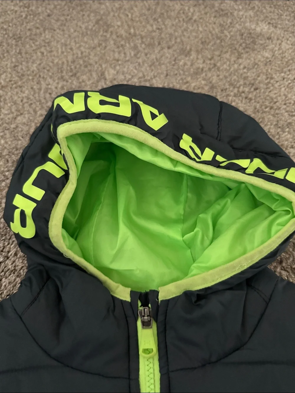 Under Armour Big Boys Pronto Puffer Jacket Youth Winter Gear Medium